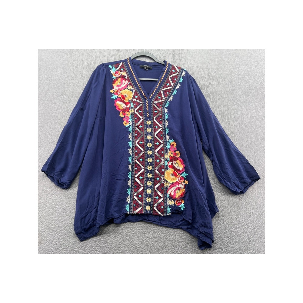 Andree by Unit  Blouse Women's 1X Floral Embroidered Roll Tab Sleeve Navy Blue